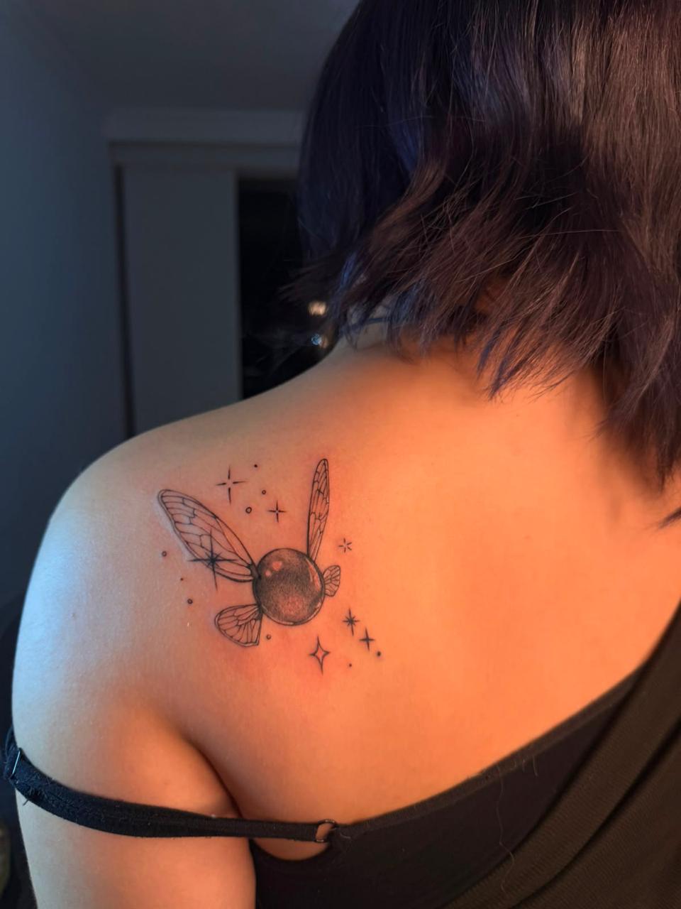Tatuaje Fine line: Navi en omóplato